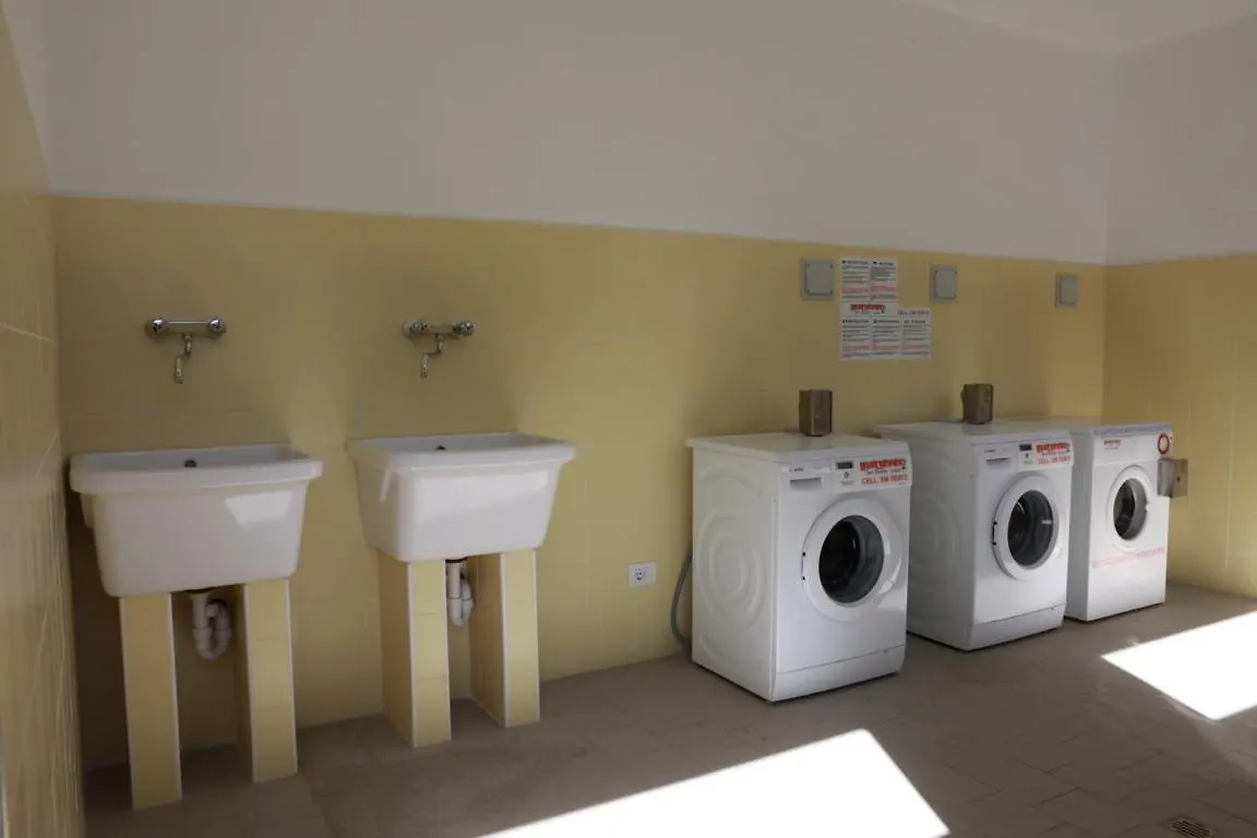 Villaggio Camping Valdeiva 데이바마리나 캠프장